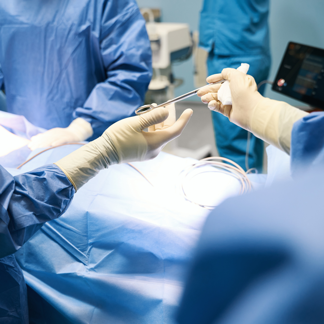 Saumanámskeið með Ottó lýtalækni - framhaldsnámskeið